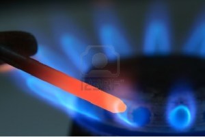 Une toute petite forge ! en fait, une aiguille dans une flamme de gaz